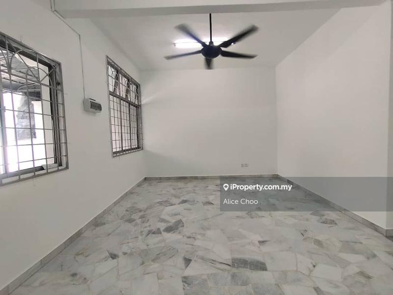 Rumah Teres 2-Tingkat untuk Dijual di Taman Kluang Barat, Kluang, Johor, Kluang oleh Alice Choo - iProperty.com.my