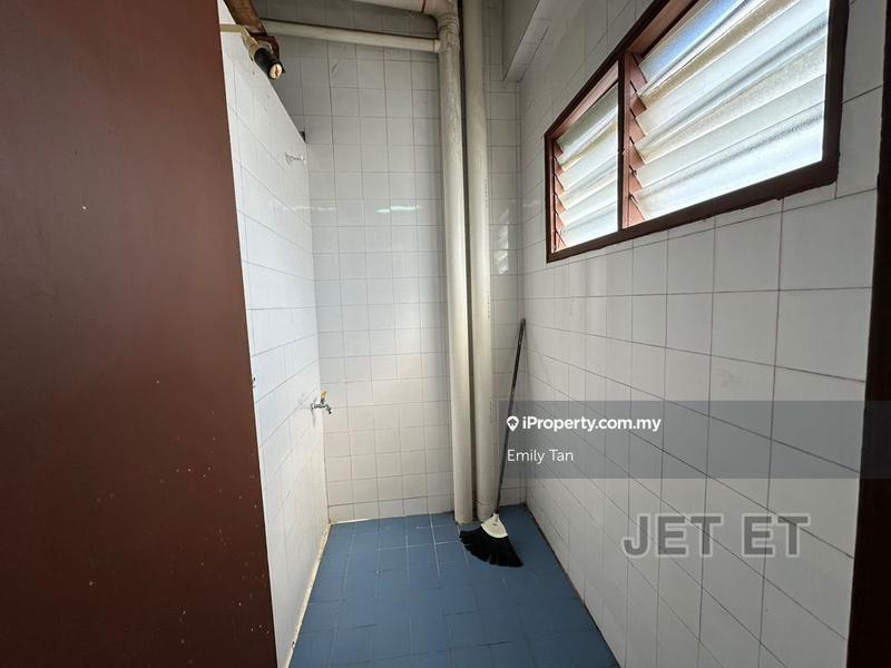 Shop-Office for Rent in Bandar Bukit Tinggi, Klang by Emily Tan - iProperty.com.my