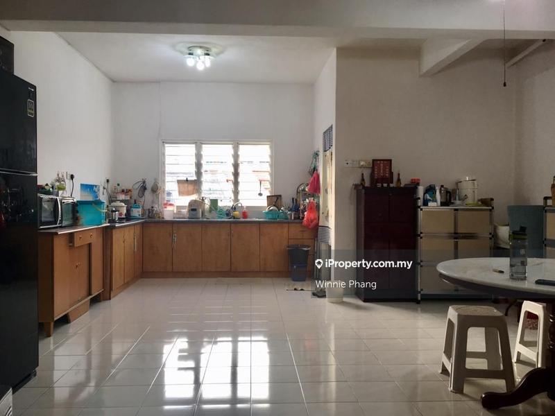 Shop-Office for Sale in Freehold 4 Storey Shop House, Jalan Kubu Jonker, Melaka City by Winnie Phang - iProperty.com.my