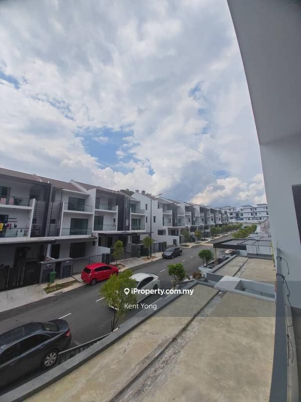 Rumah Teres 3-Tingkat untuk Dijual di Residensi Bukit Orkid (Orchid Hills), Cheras, Cheras oleh Kent Yong - iProperty.com.my
