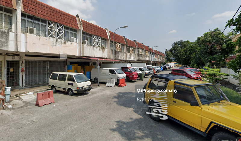 For Sale - 2sty Taman Beringin Shop Tenanted Below Market Individual Title, Kepong