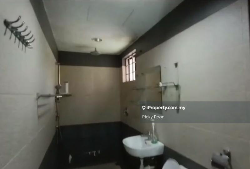 Rumah Teres 2-Tingkat untuk Dijual di Taman Sungai Besi Indah, Seri Kembangan oleh Ricky Poon - iProperty.com.my