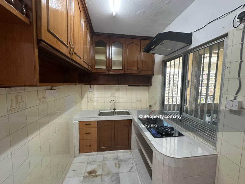 Kondominium untuk Dijual di Palm Court Condominium oleh Vicky Rio - iProperty.com.my
