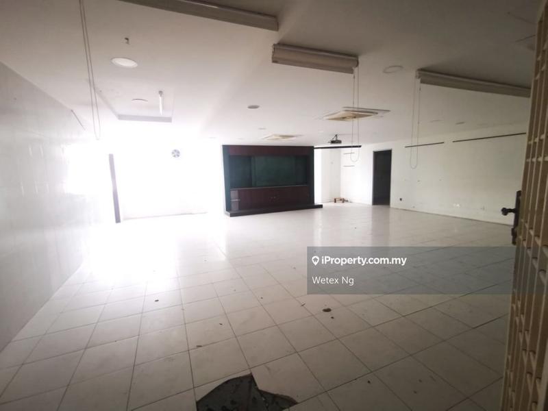 For Rent - 3 Storey Corner Lot