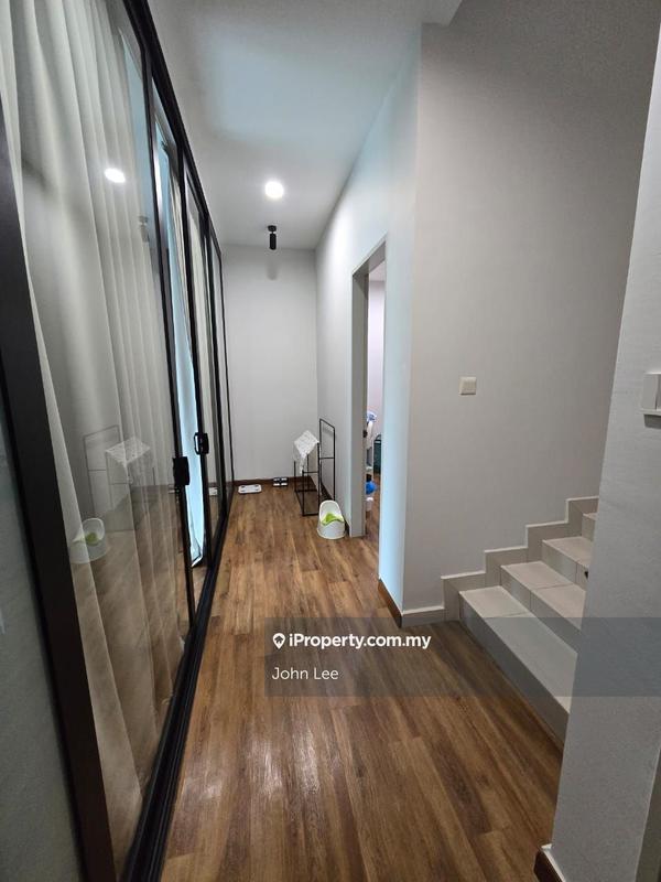 Rumah Berangkai 1.5 Tingkat untuk Dijual di Taman Bukit Serdang, Seri Kembangan oleh John Lee - iProperty.com.my