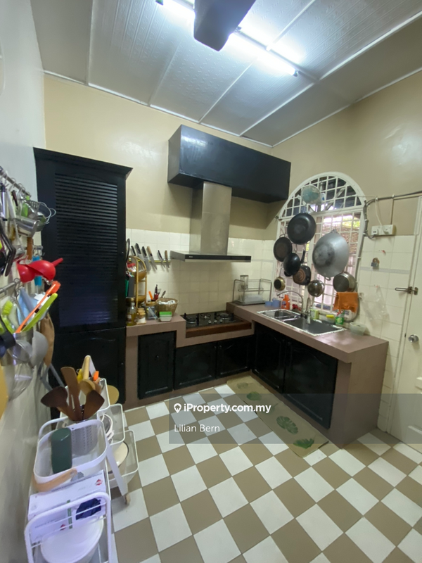 Bungalow House for Sale in Jalan SS12, Subang Jaya by Lilian Bern - iProperty.com.my