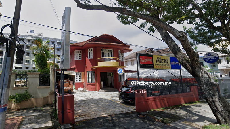 For Rent - Bungalow House Double Storey at Jalan Kelawai Road Facing Main Road For Rent !!