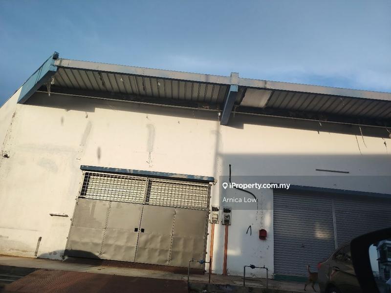 Kilang Teres untuk Dijual di Taman Putra Permai, Seri Kembangan oleh Arnica Low - iProperty.com.my