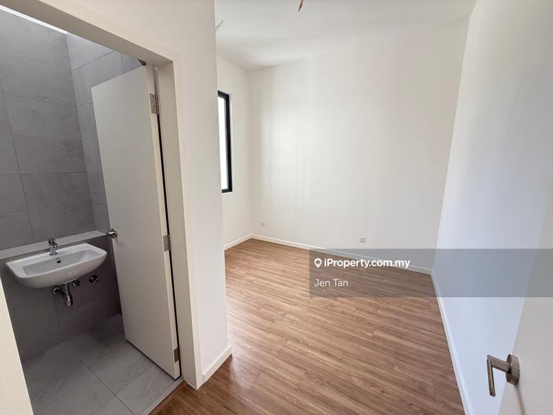 2-storey Terraced House for Sale in 402a6, Telok Panglima Garang by Jen Tan - iProperty.com.my