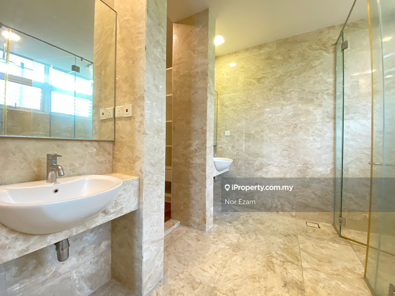 For Sale - Kenny Hills Residence