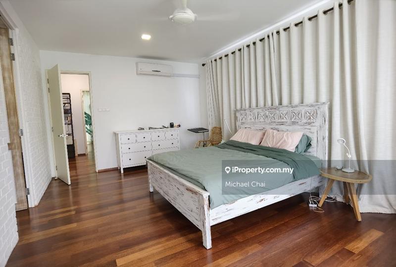 Bungalow House untuk Dijual di Jalan Villa 2/1, Lake Front Villa, Cyberjaya oleh Michael Chai - iProperty.com.my