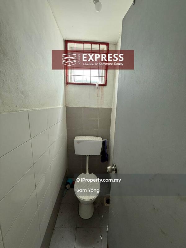 Kedai untuk Dijual di Desa Murni, Miri oleh Sam Yong - Bathroom - iProperty.com.my