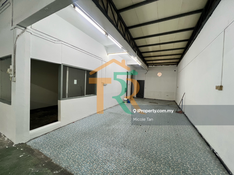 Shop for Rent in Bandar Muar, Muar by Micole Tan - iProperty.com.my