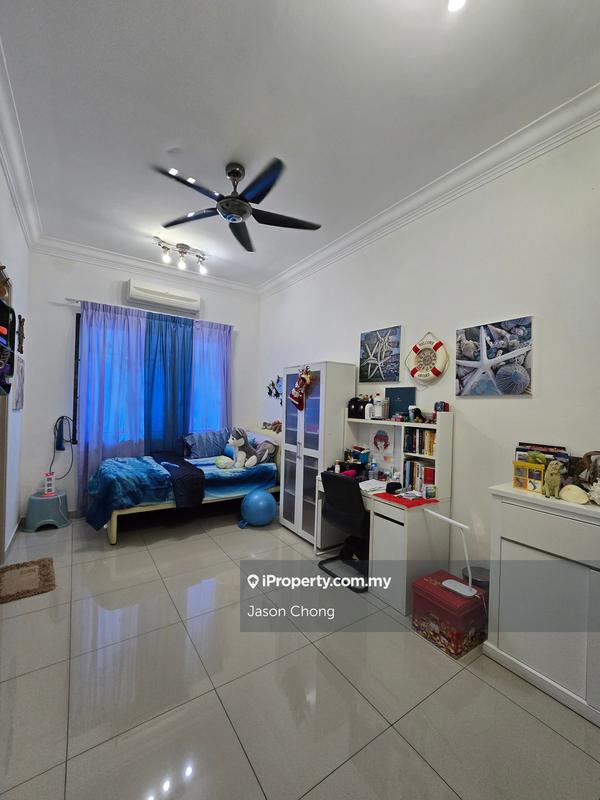 Rumah Berangkai 2.5 Tingkat untuk Dijual di Bandar Botanic, Klang oleh Jason Chong - Top floor bedroom - iProperty.com.my