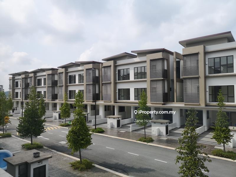 Townhouse for Sale in 16 Sierra, Puchong by Jane Hor - iProperty.com.my