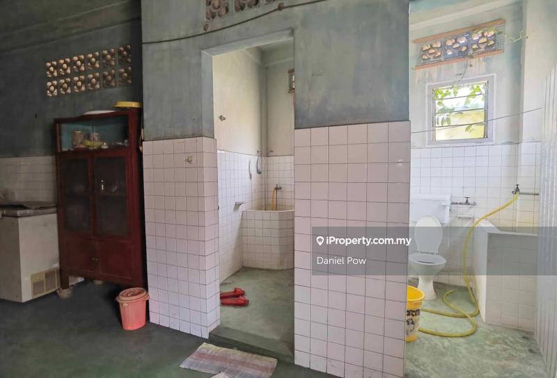 Shop for Sale in Kampung Hulu, Melaka City by Daniel Pow - iProperty.com.my