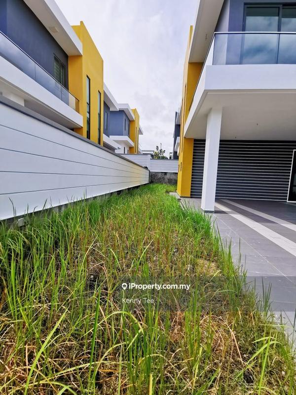 Bungalow House for Sale in BRAND NEW SALE 2 STOREY BUNGALOW HOUSE, Senawang by Kenny Tee - iProperty.com.my