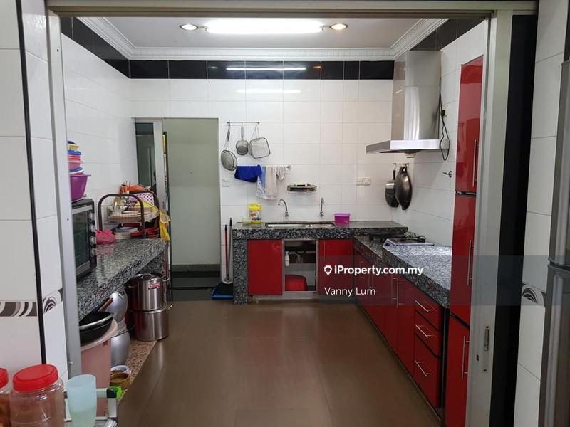 Rumah Teres 2-Tingkat untuk Dijual di Taman Bukit Serdang, Seri Kembangan oleh Vanny Lum - iProperty.com.my