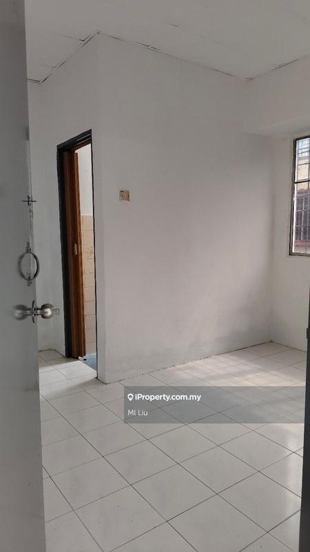 Flat for Sale in Taman Sri Kuching by Ml Liu - iProperty.com.my