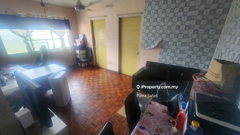 Flat for Sale in Flat PKNS Seksyen 8 by Putra Safari - iProperty.com.my