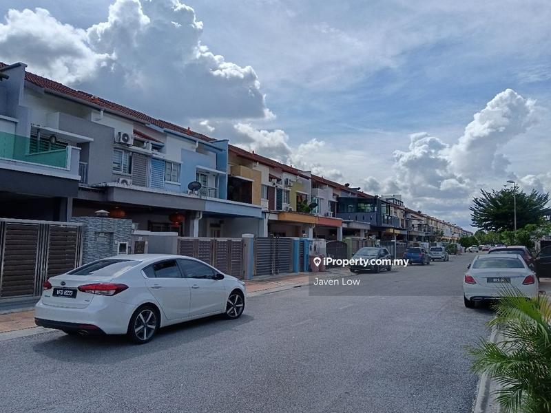 Rumah Teres untuk Dijual di Sutera Damansara, Damansara Damai oleh Javen Low - iProperty.com.my