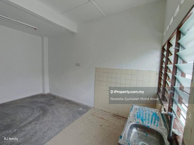 1-storey Terraced House for Sale in Taman Muzaffar Shah, Ayer Keroh by Noorelia Syuhadah Mohd Anuar - iProperty.com.my