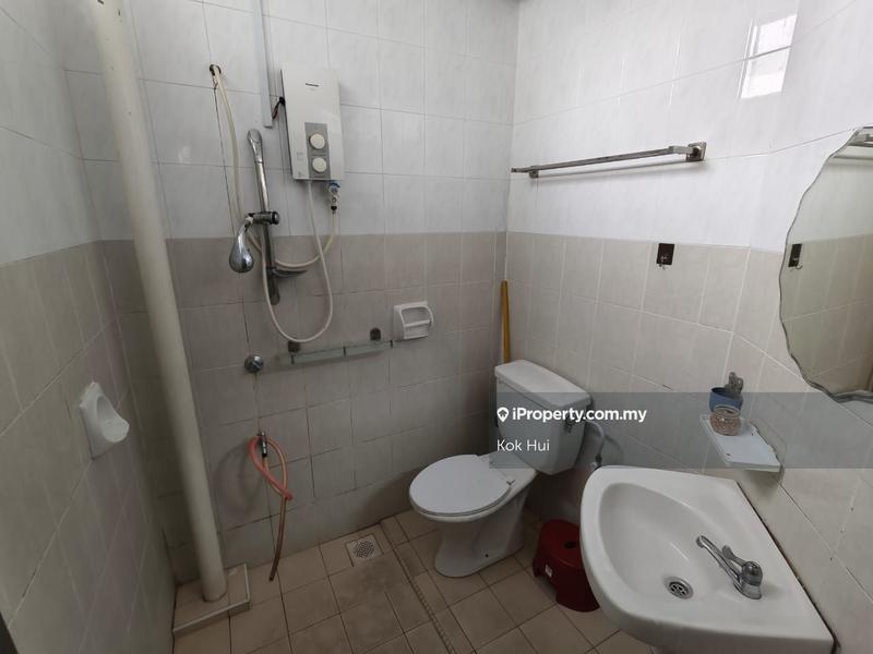 Apartment for Sale in Lake View Suites by Kok Hui - iProperty.com.my