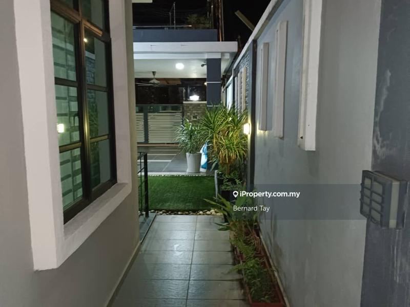 Rumah Berangkai 2 Tingkat untuk Dijual di Taman Semenyih Mewah, Semenyih oleh Bernard Tay - iProperty.com.my