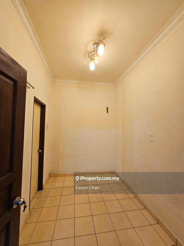 Rumah Teres 3-Tingkat untuk Dijual di Batu 9, Cheras oleh Eason Chan - iProperty.com.my