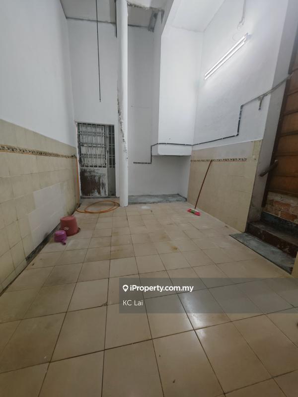 Shop for Sale in Taman Ast, Seremban by KC Lai - iProperty.com.my