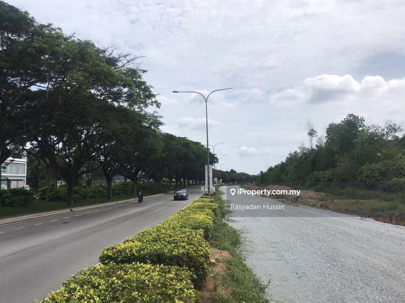 For Sale - 4 Acre Mainroad Frontage Commercial Land Bandar Baru Nilai High Traffic