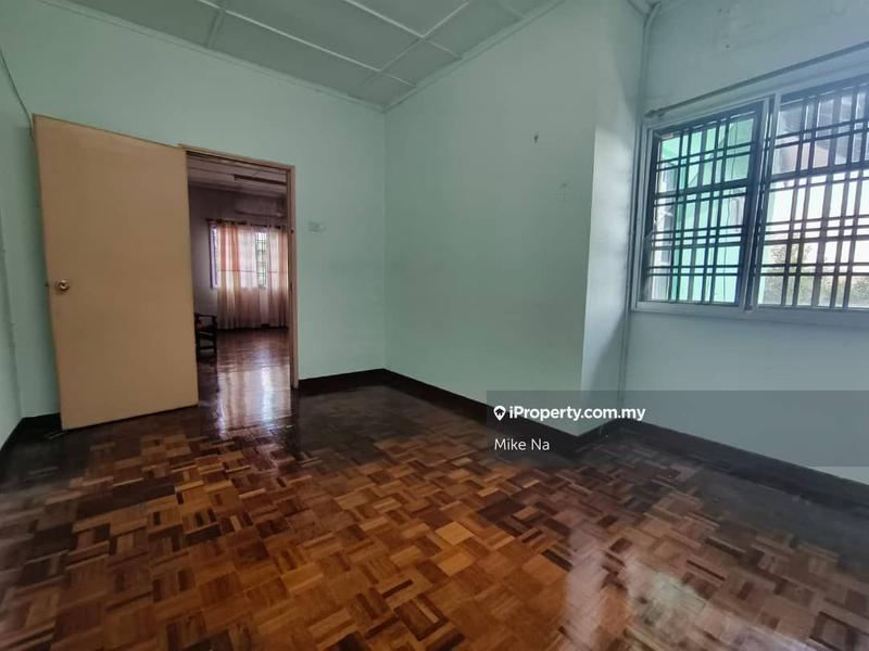 Rumah Berkembar untuk Dijual di Taman Sungai Besi Indah, Seri Kembangan oleh Mike Na - iProperty.com.my