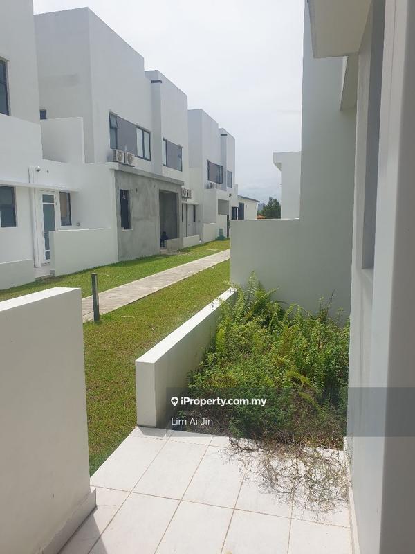 Rumah Teres untuk Dijual di Twentyfive7, Tanjong Duabelas oleh Lim Ai Jin - iProperty.com.my