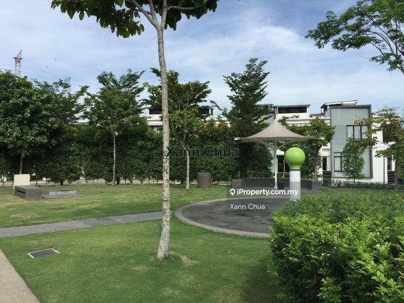 Rumah Berkembar untuk Dijual di SUNWAY EASTWOOD, Equine Park, Seri Kembangan oleh Xann Chua - iProperty.com.my