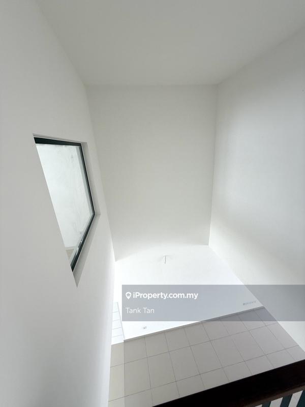 Rumah Berangkai 2 Tingkat untuk Dijual di (Ready unit)New complete unit 4r3b 2kmto Cyberjaya, Cyberjaya oleh Tank Tan - iProperty.com.my