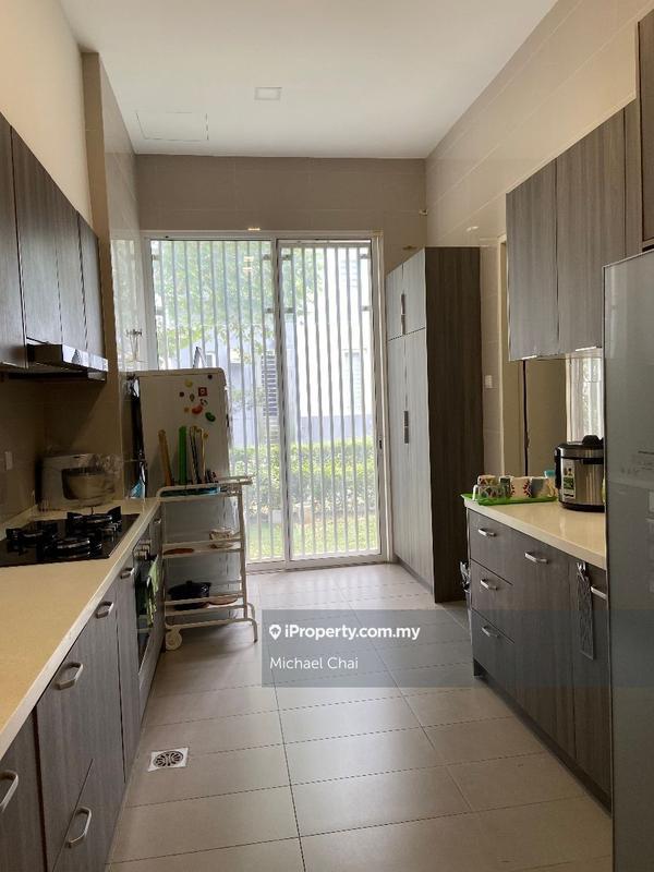 Bungalow House untuk Dijual di Jalan Villa 2/1, Lake Front Villa, Cyberjaya oleh Michael Chai - iProperty.com.my