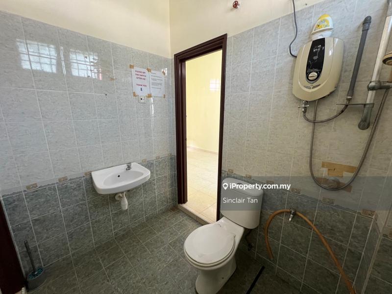Rumah Berangkai 2 Tingkat untuk Dijual di Taman Angsa Mas, Durian Tunggal oleh Geoffery Wee - iProperty.com.my