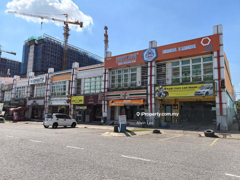Shop / Office untuk Dijual di Taman Cahaya Alam, Shah Alam oleh Alvin Lee - iProperty.com.my