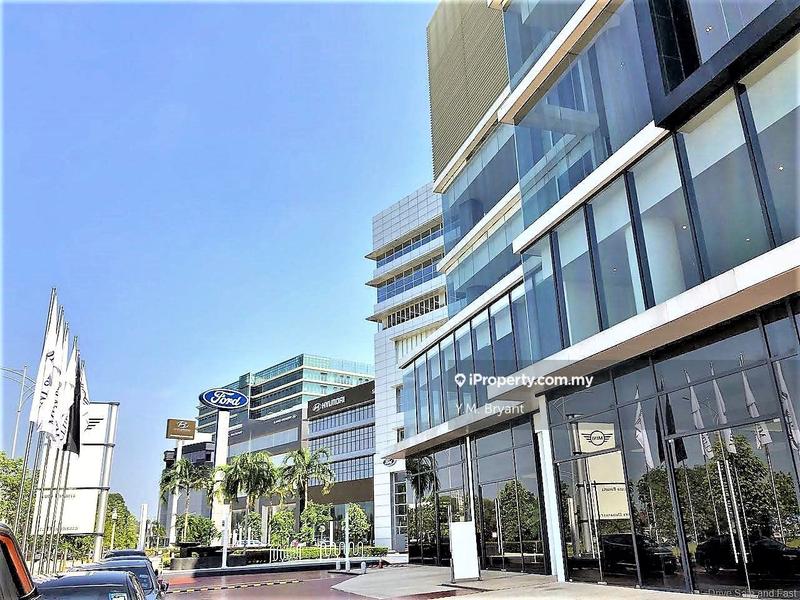 Bungalow House for Sale in SAUJANA GOLF PINGGIRAN GOLF LAKEVIEW, Saujana by Bryant Be - iProperty.com.my