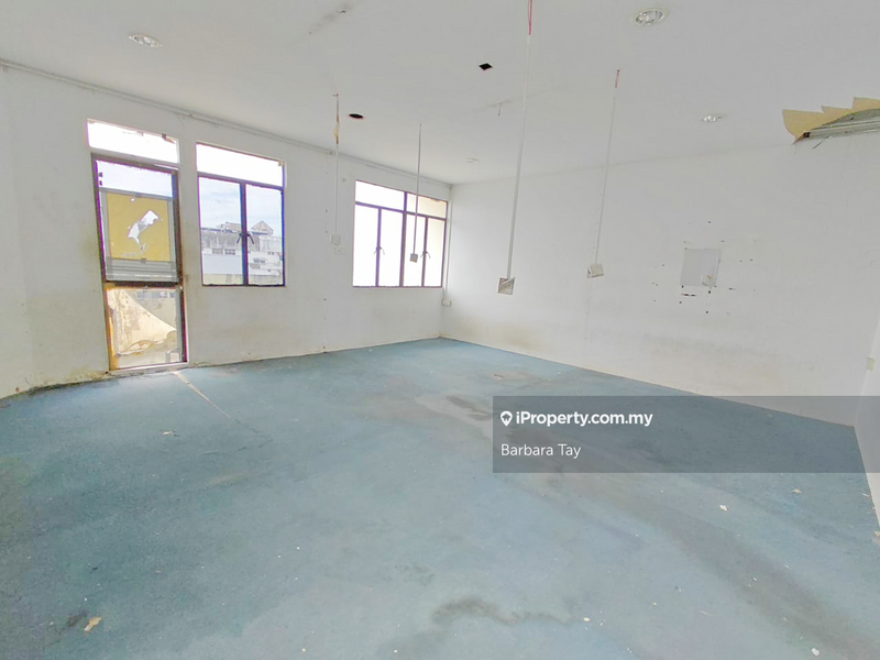 For Sale - 872 years Title 3 storey CORNER shoplot @ Rubber Road, Satok, Kuching