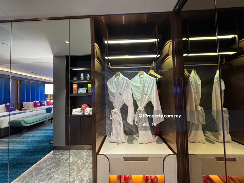 For Sale - Royal Lexis