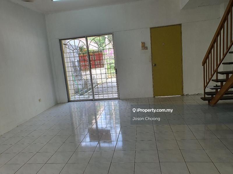 Rumah Teres 2-Tingkat untuk Dijual di Taman Bukit Serdang, Seri Kembangan oleh Joson Choong - iProperty.com.my