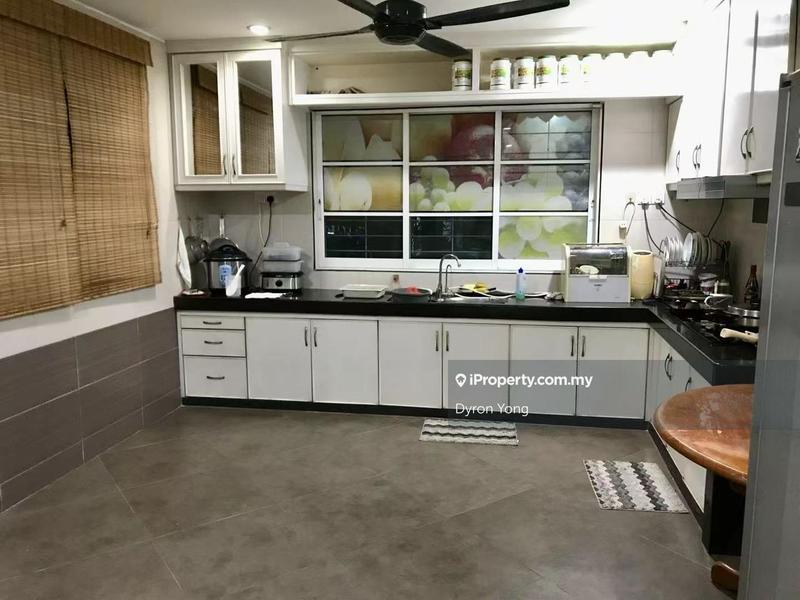 Banglo untuk Dijual di Country Heights, Kajang oleh Dyron Yong - iProperty.com.my