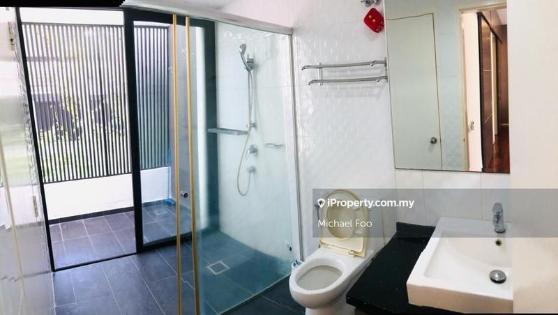 Rumah Berangkai 3 Tingkat untuk Dijual di Serdang, Seri Kembangan oleh Michael Foo - iProperty.com.my