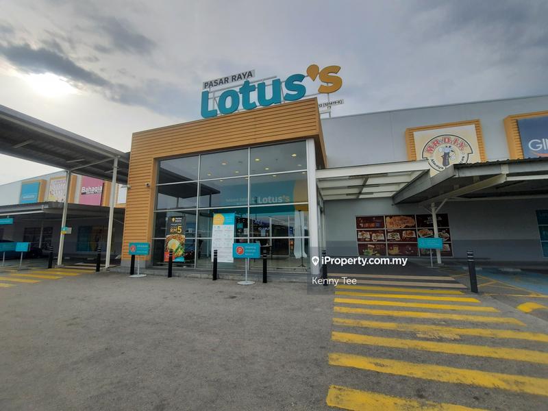 Kondominium untuk Dijual di Corus Paradise Resort oleh Kenny Tee - iProperty.com.my