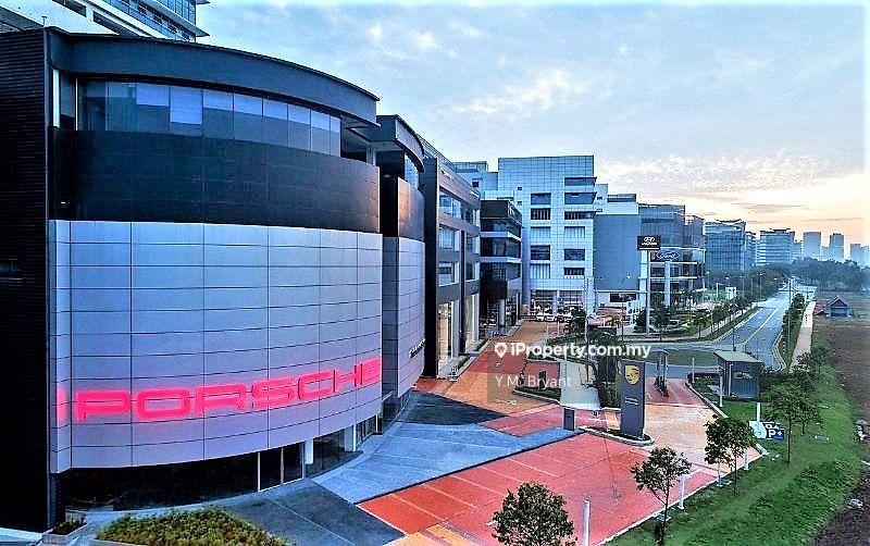 Bungalow House for Sale in SAUJANA GOLF PINGGIRAN GOLF LAKEVIEW, Saujana by Bryant Be - iProperty.com.my