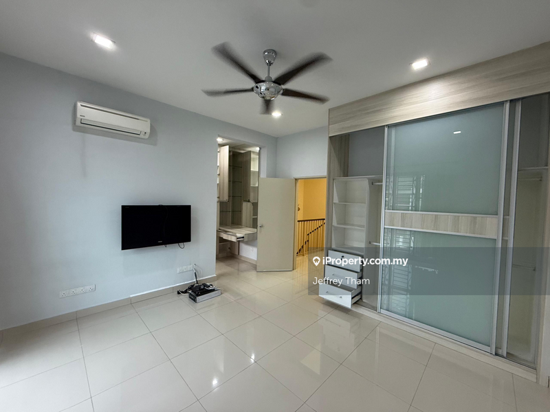 Rumah Berangkai 2 Tingkat untuk Dijual di ut2ph, Tanjong Duabelas oleh Jeffrey Tham - iProperty.com.my