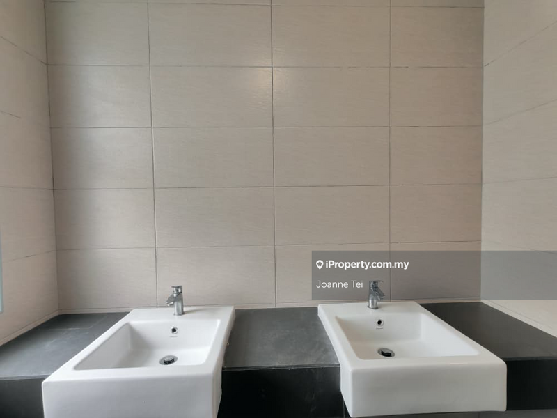 3-storey Terraced House for Sale in Lakepoint Residence, Cyberjaya by Joanne Tei - iProperty.com.my