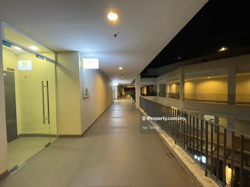 For Sale - Plaza Arkadia