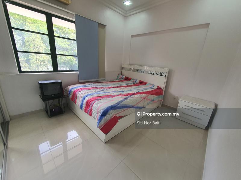 Rumah Bandar untuk Dijual di Ampang Hilir, Ampang oleh Siti Beeb - iProperty.com.my